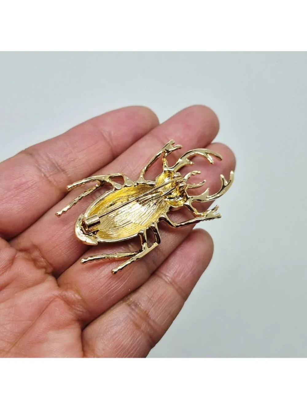 ⭐Emerald Green Enamel Beetle Insect Brooch Pin Sparkly Rhinestone Crystal Badge - Picture 4 of 5